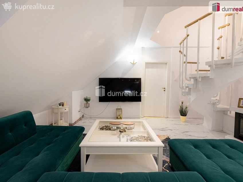 Prodej bytu 5+kk 130 m^2 Nádražní, Rakovník 