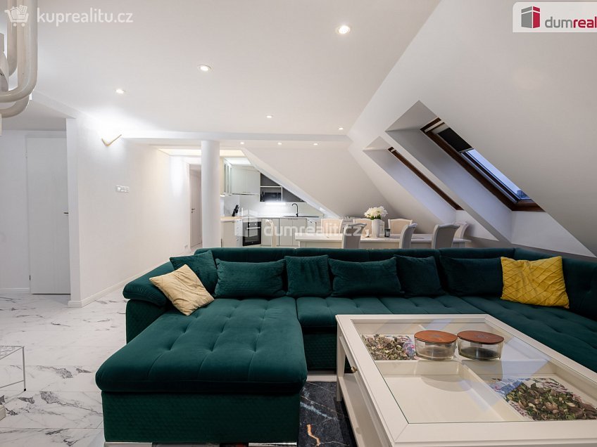 Prodej bytu 5+kk 130 m^2 Nádražní, Rakovník 