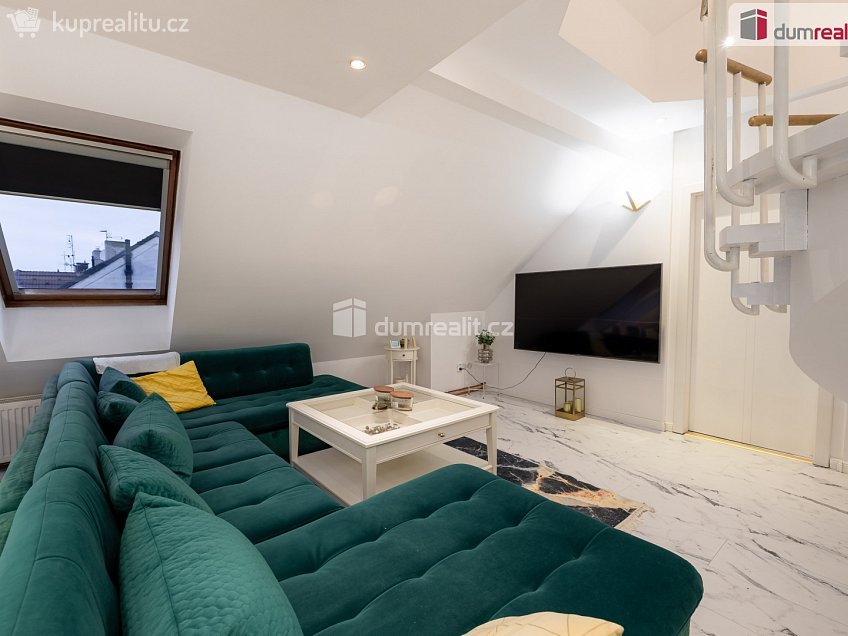 Prodej bytu 5+kk 130 m^2 Nádražní, Rakovník 