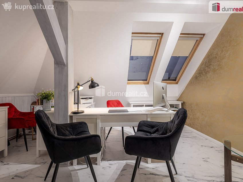 Prodej bytu 5+kk 130 m^2 Nádražní, Rakovník 