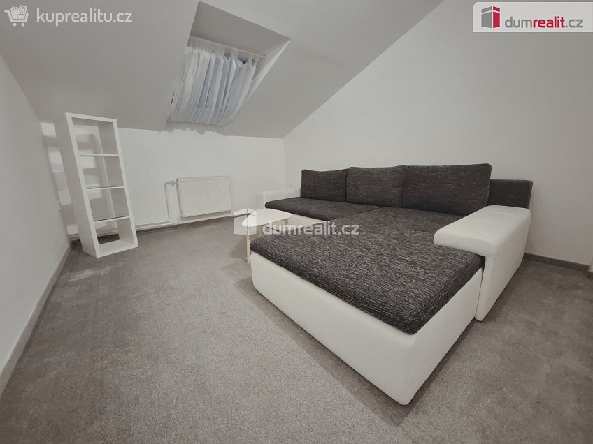 Prodej bytu 2+1 57 m^2 Lužická, Hoštka 