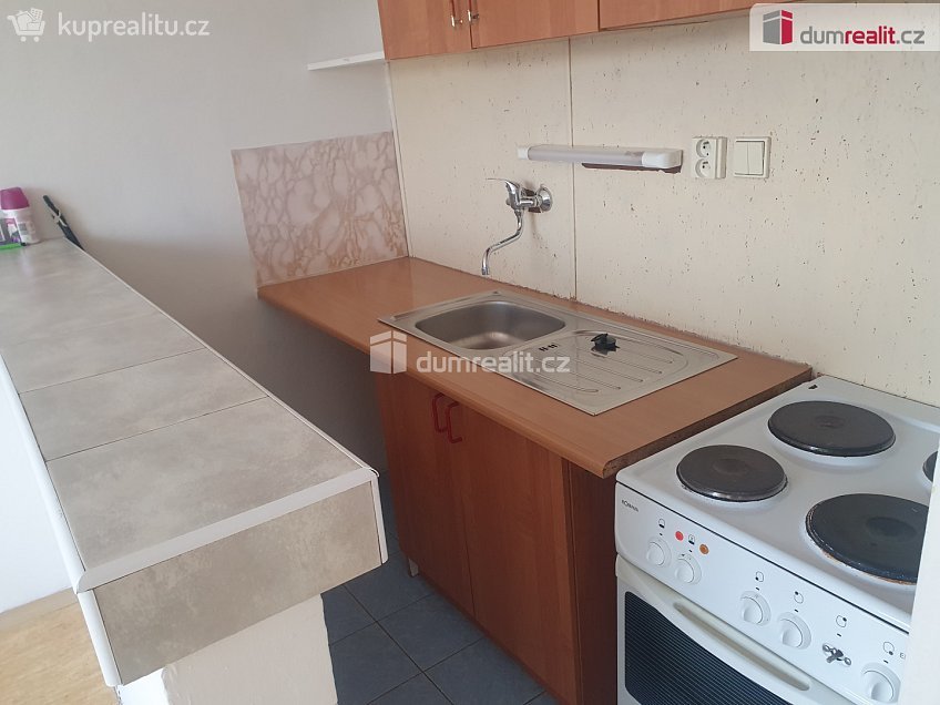 Pronájem bytu 1+kk 20 m^2 Kamenická, Děčín 