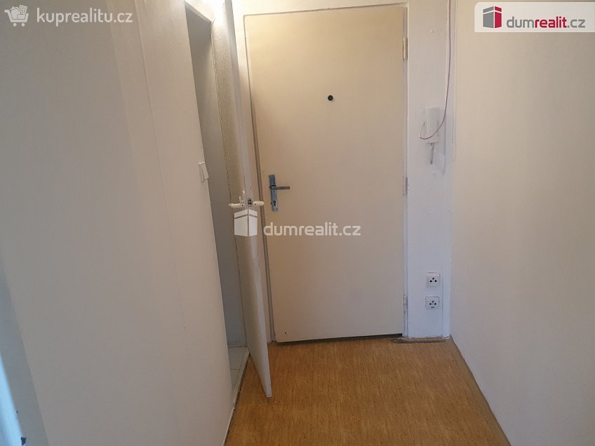 Pronájem bytu 1+kk 20 m^2 Kamenická, Děčín 