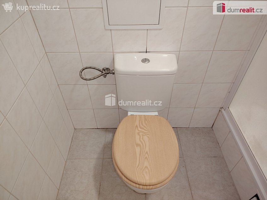 Pronájem bytu 1+kk 28 m^2 Lovecká, Děčín 