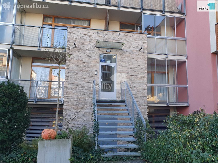 Pronájem bytu 2+kk 58 m^2 K lesu, Praha 12 