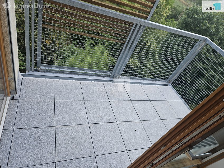 Pronájem bytu 2+kk 58 m^2 K lesu, Praha 12 