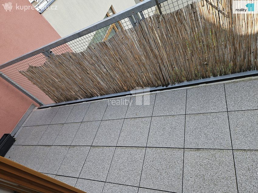 Pronájem bytu 2+kk 58 m^2 K lesu, Praha 12 