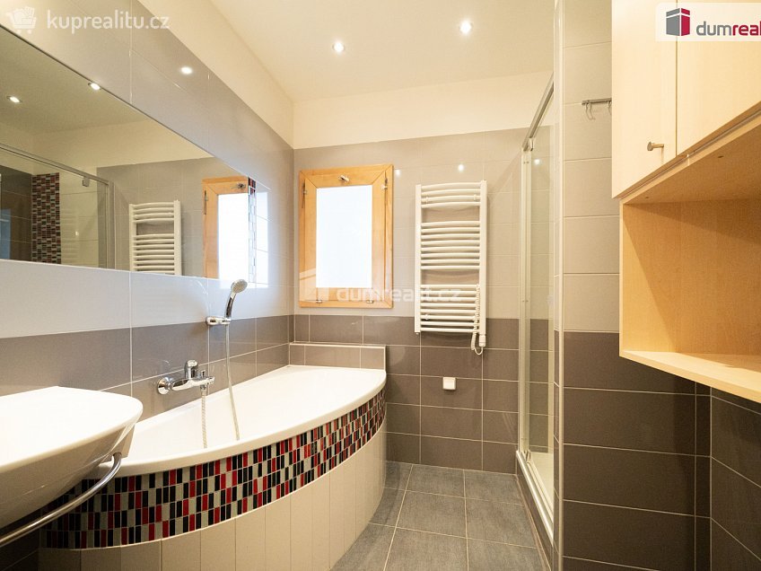 Prodej bytu 3+1 72 m^2 Sídliště SNP, Lhenice 