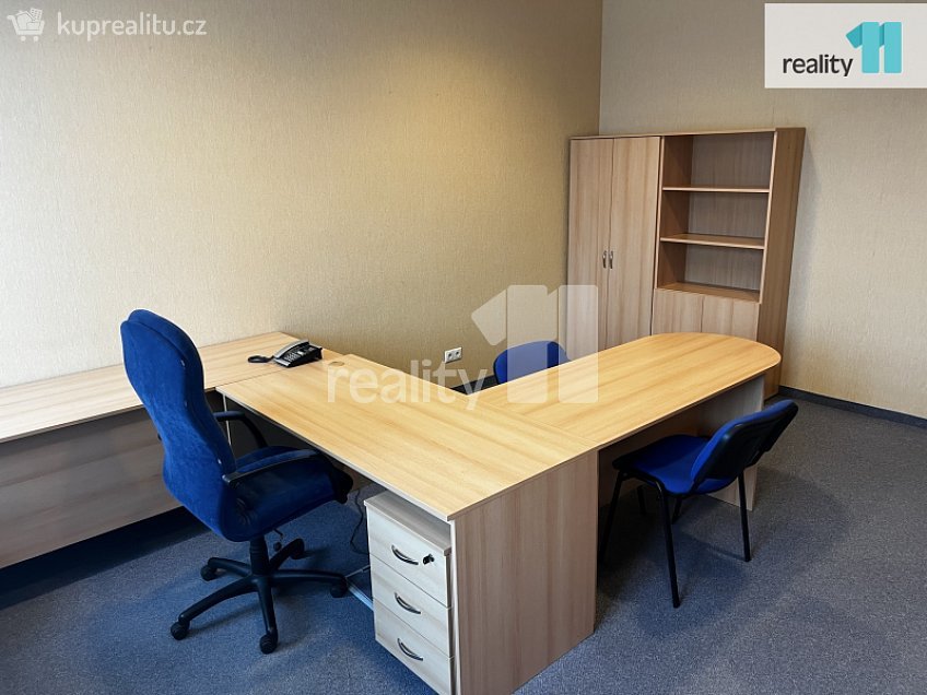 Pronájem  kanceláře 21 m^2 Chebská, Karlovy Vary 