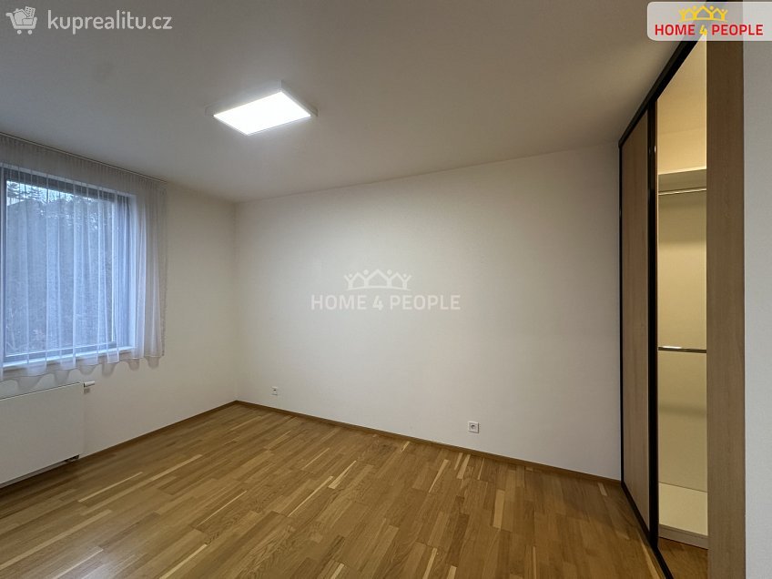 Pronájem bytu 4+kk 86 m^2 Nad Bání, Praha 8 