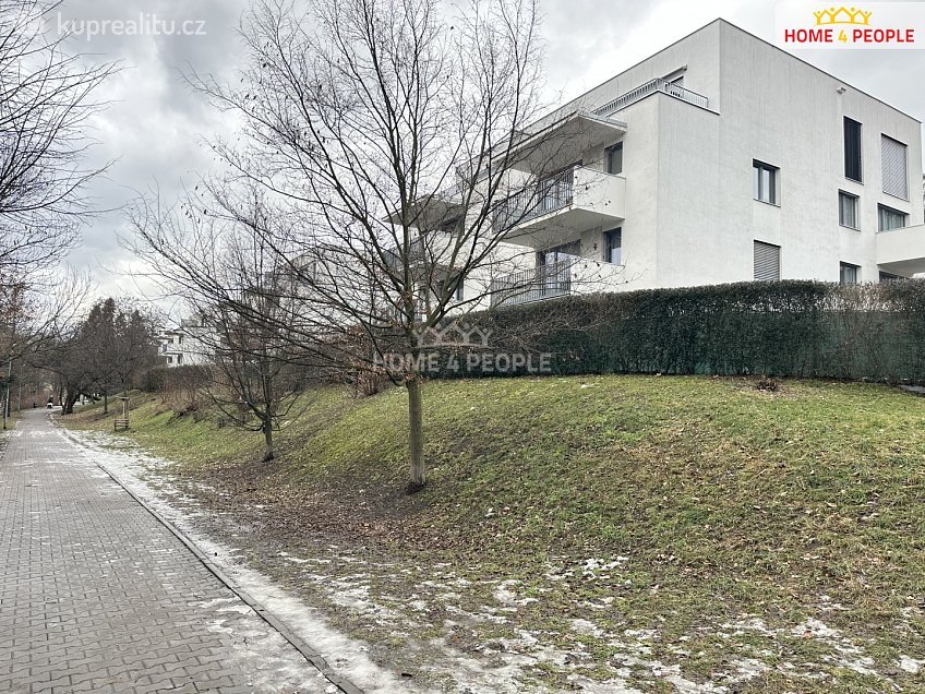 Pronájem bytu 4+kk 86 m^2 Nad Bání, Praha 8 