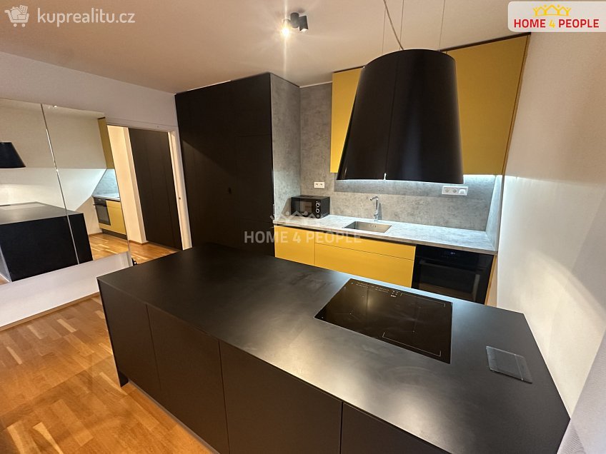 Pronájem bytu 4+kk 86 m^2 Nad Bání, Praha 8 