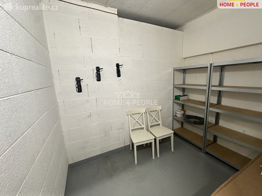 Pronájem bytu 4+kk 86 m^2 Nad Bání, Praha 8 