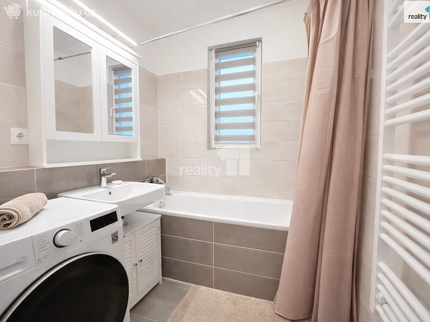 Prodej bytu 1+kk 38 m^2 Vestecká, Nehvizdy 