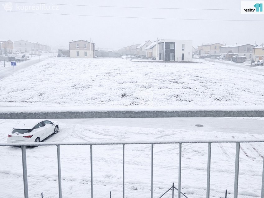 Prodej bytu 1+kk 38 m^2 Vestecká, Nehvizdy 