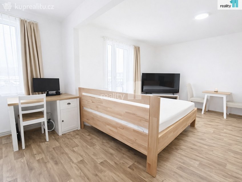 Prodej bytu 1+kk 38 m^2 Vestecká, Nehvizdy 