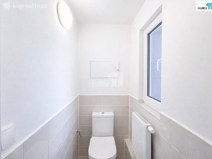 Prodej bytu 1+kk 38 m^2 Vestecká, Nehvizdy 