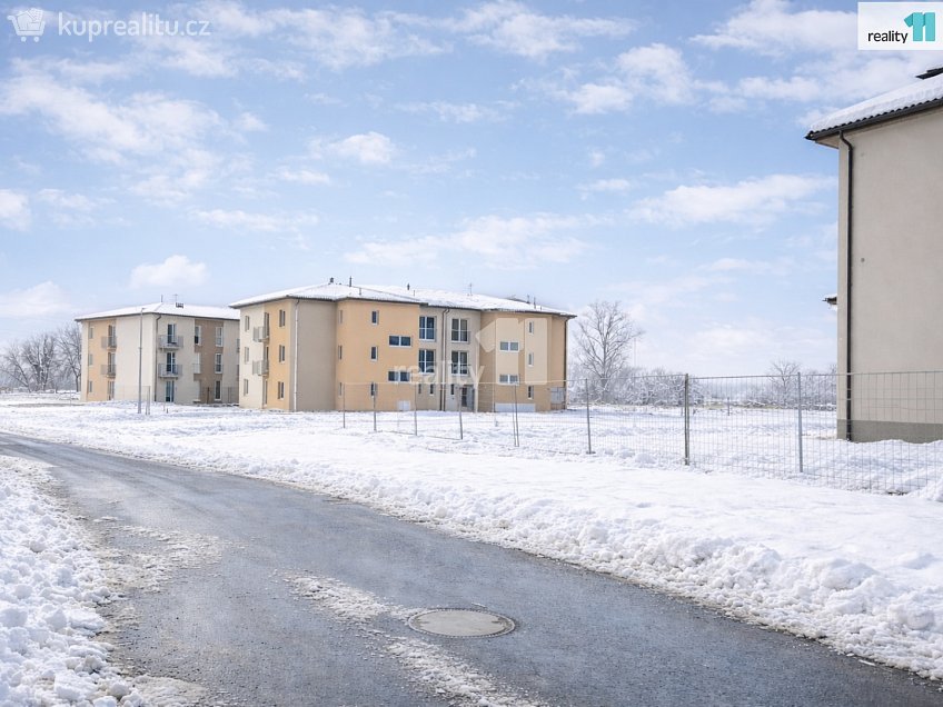 Prodej bytu 1+kk 38 m^2 Vestecká, Nehvizdy 