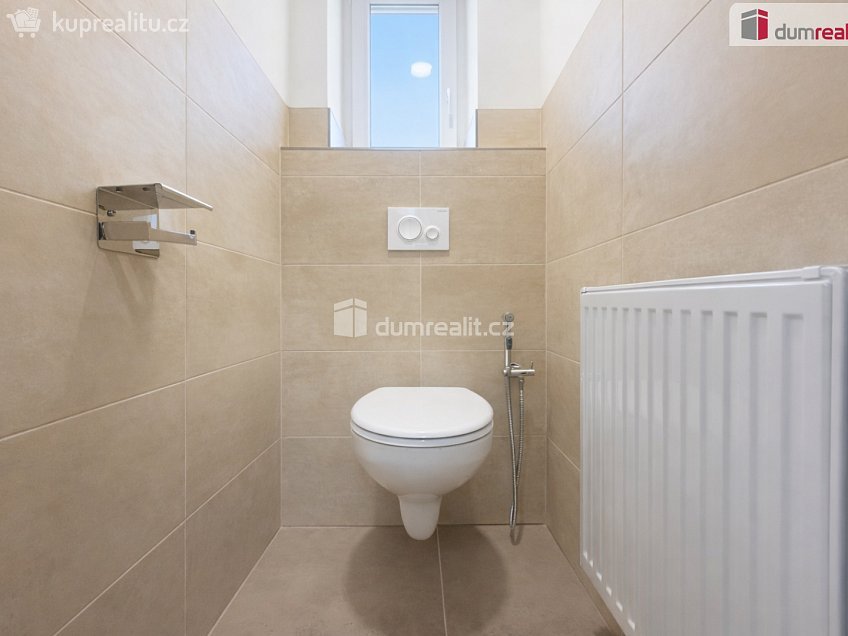 Pronájem bytu 2+1 68 m^2 Zámecká, Děčín 