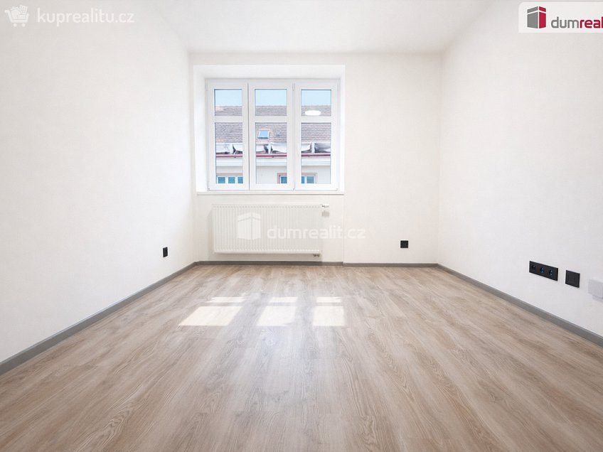 Pronájem bytu 2+1 68 m^2 Zámecká, Děčín 