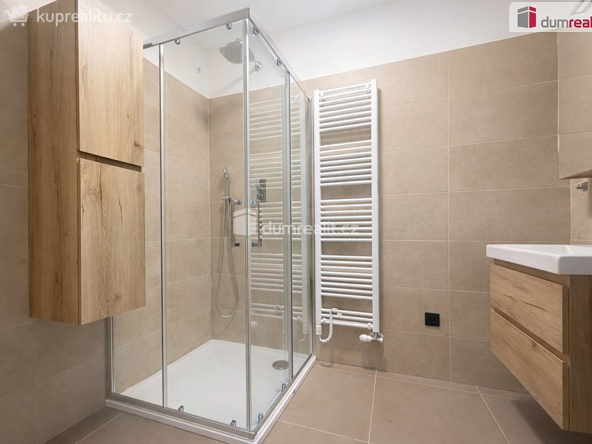 Pronájem bytu 2+1 68 m^2 Zámecká, Děčín 