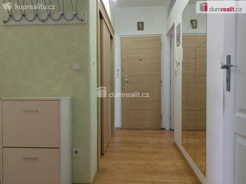 Pronájem bytu 2+1 61 m^2 Lomená, Karlovy Vary 