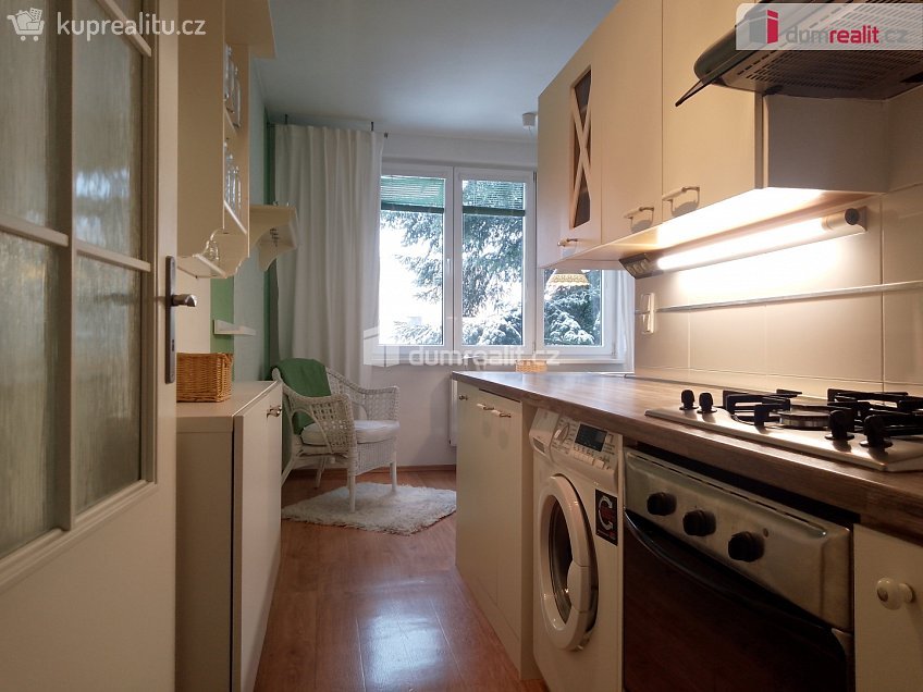 Pronájem bytu 2+1 61 m^2 Lomená, Karlovy Vary 