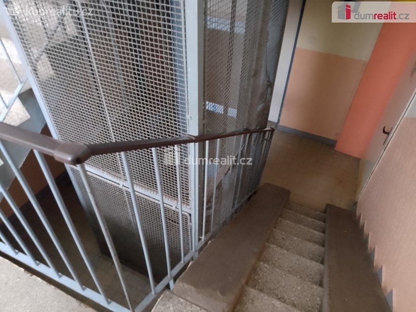 Pronájem bytu 2+1 61 m^2 Lomená, Karlovy Vary 