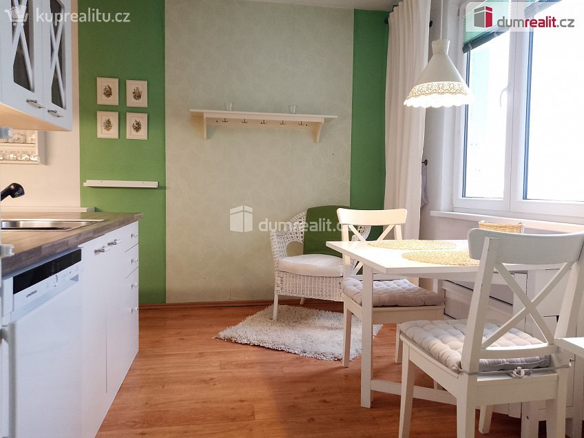 Pronájem bytu 2+1 61 m^2 Lomená, Karlovy Vary 