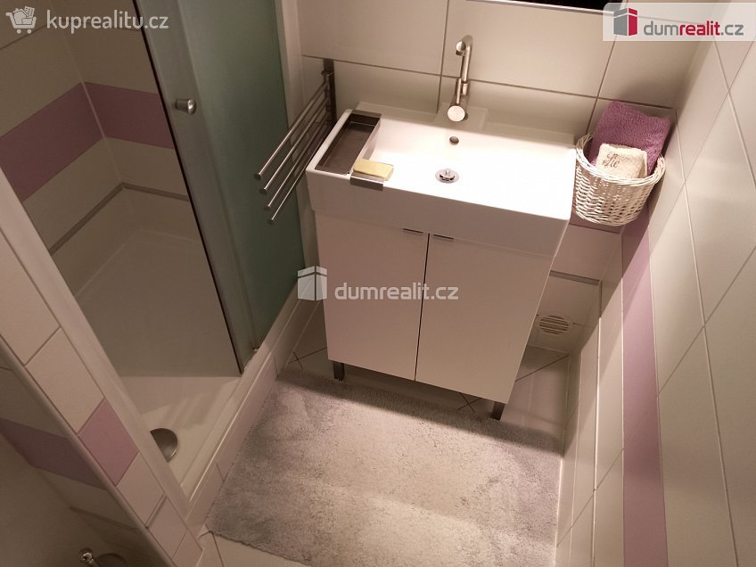 Pronájem bytu 2+1 61 m^2 Lomená, Karlovy Vary 