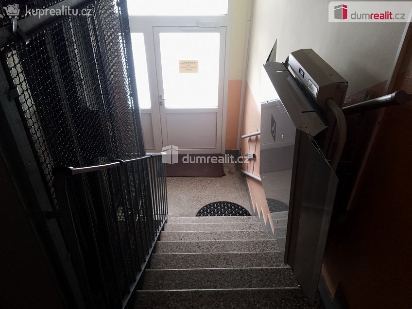 Pronájem bytu 2+1 61 m^2 Lomená, Karlovy Vary 