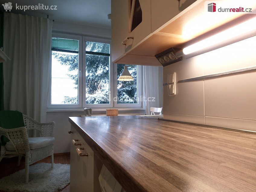 Pronájem bytu 2+1 61 m^2 Lomená, Karlovy Vary 