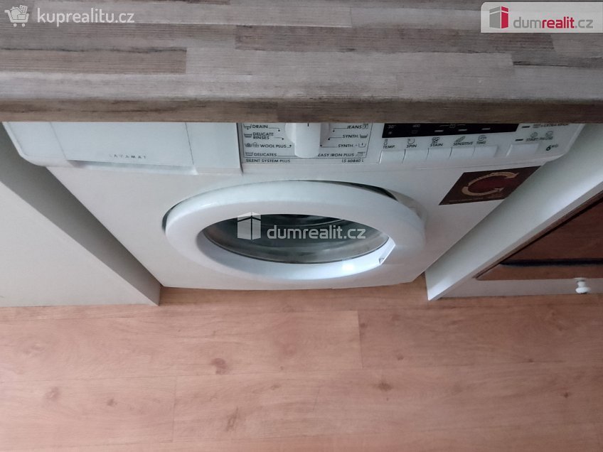 Pronájem bytu 2+1 61 m^2 Lomená, Karlovy Vary 