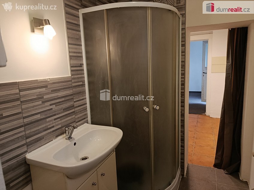 Pronájem bytu 2+1 50 m^2 Na Podkovce, Praha 4 