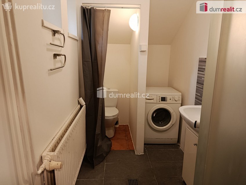 Pronájem bytu 2+1 50 m^2 Na Podkovce, Praha 4 