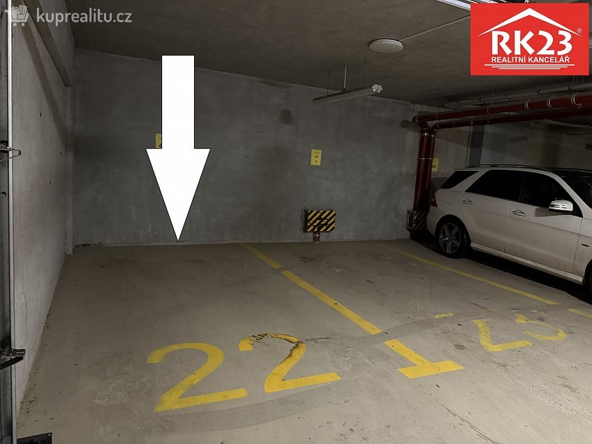 Prodej  garážového stání 20 m^2 Masarykova 702, Mariánské Lázně 