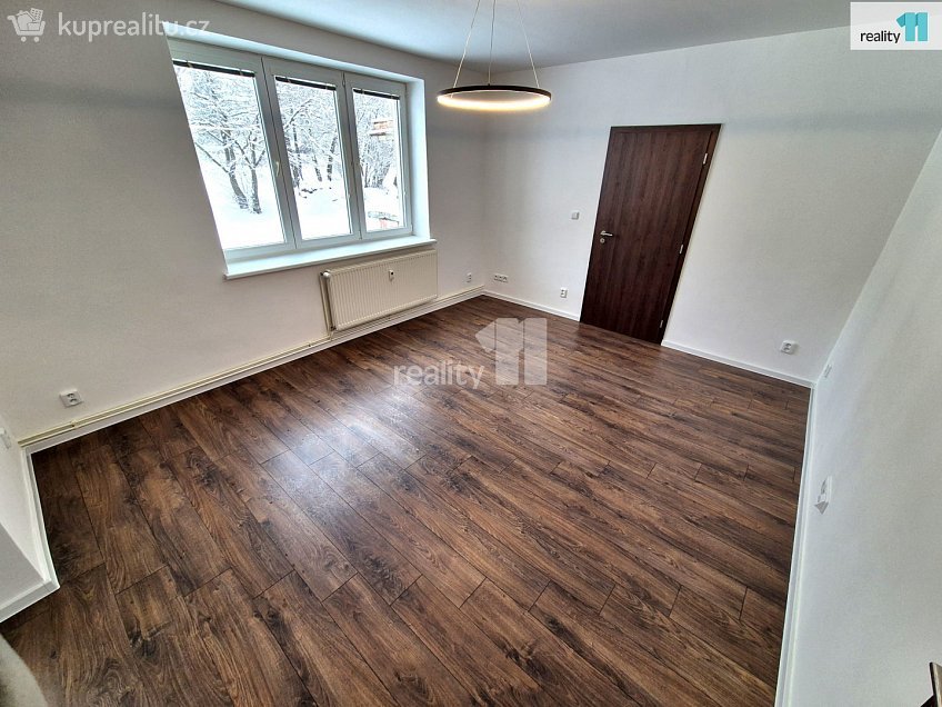 Pronájem bytu 2+1 67 m^2 U Nádraží, Aš 