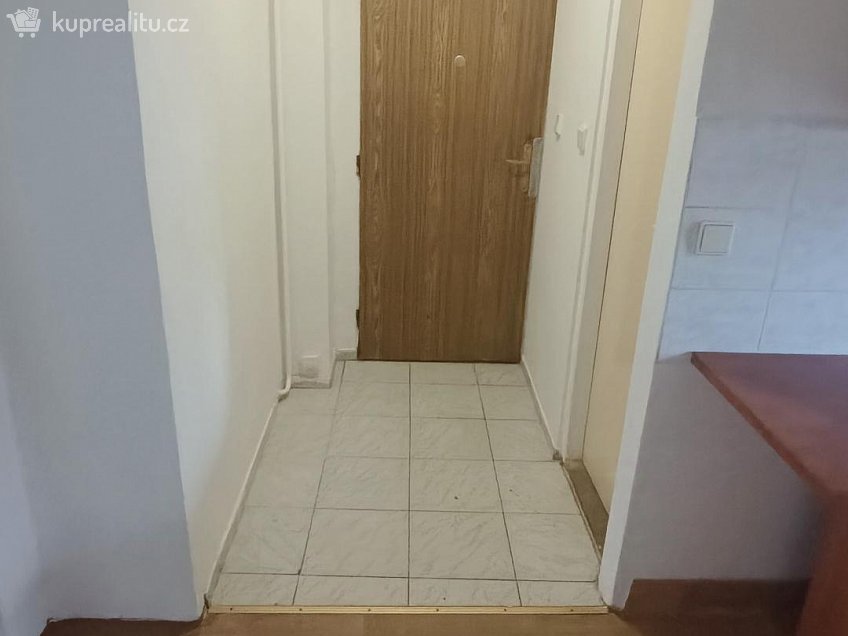 Pronájem bytu 1+1 44 m^2 Fibichova, Děčín 