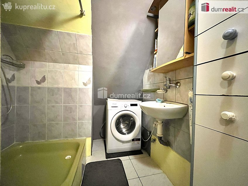 Prodej bytu 3+kk 80 m^2 Valdštejnova, Cheb 