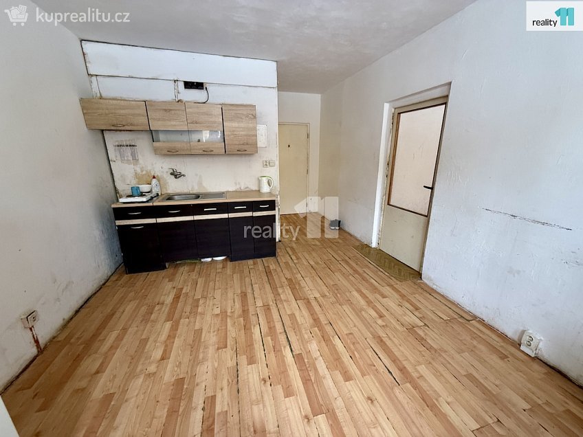 Prodej bytu 1+1 35 m^2 U Koupaliště, Chodov 