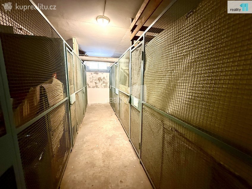 Prodej bytu 1+1 35 m^2 U Koupaliště, Chodov 