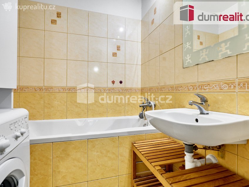 Prodej bytu 2+1 62 m^2 Lidická, Ostrov 