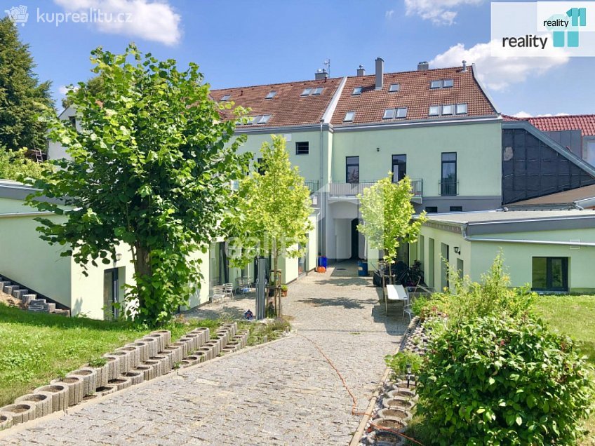 Pronájem bytu 3+kk 78 m^2 Drnovská, Praha 6 