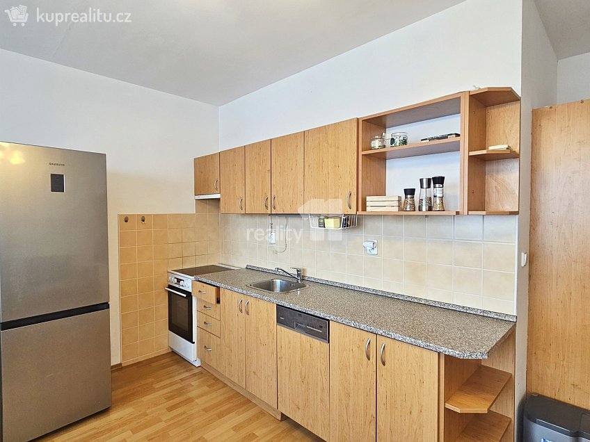 Pronájem bytu 2+kk 58 m^2 Třídvorská, Kolín 