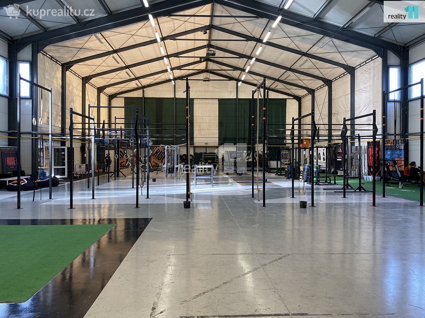 Pronájem  obchodních prostor 1000 m^2 Jaroňkova, Ostrava 