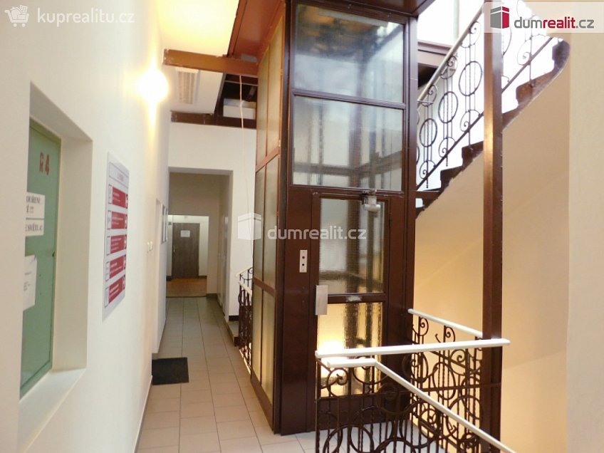 Pronájem  kanceláře 19 m^2 Hrnčířská, Opava 