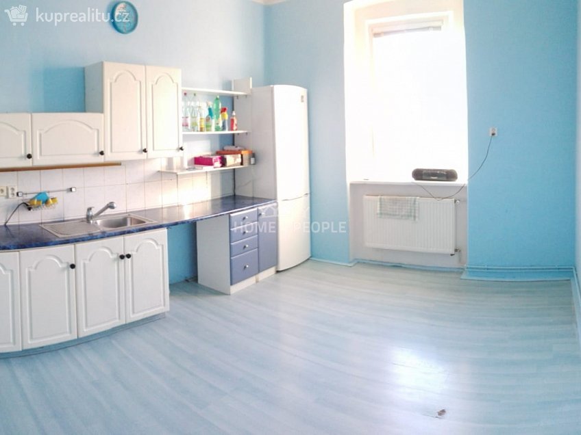 Prodej bytu 2+1 85 m^2 Americká, Cheb 