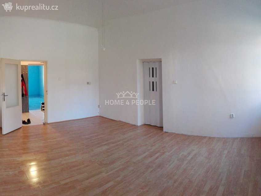 Prodej bytu 2+1 85 m^2 Americká, Cheb 