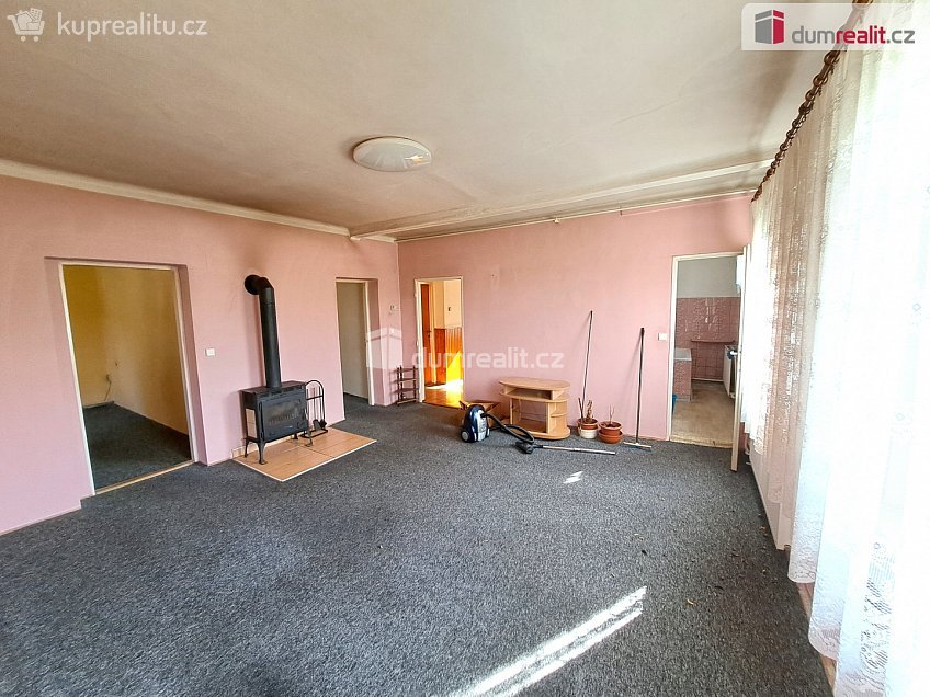 Prodej bytu 3+1 70 m^2 Čs. armády, Kraslice 