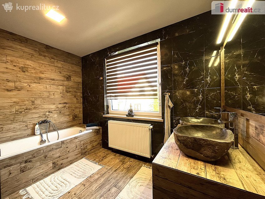 Prodej  rodinného domu 140 m^2 Cheb, Cheb 